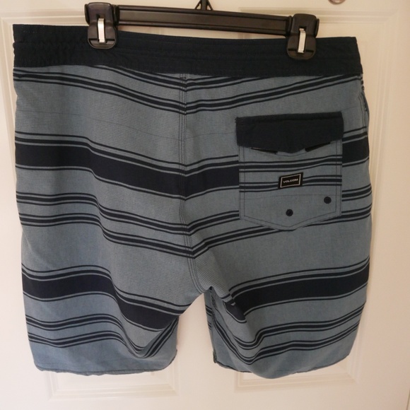 Volcom Mens Striped Hybrid Boardshorts~ - Picture 4 of 5